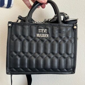 Steve Madden black purse.